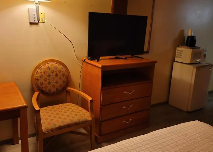 Grizzly Hotel Evanston